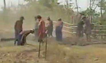 Embedded thumbnail for Villagers in Nyaunglebin District, 2009